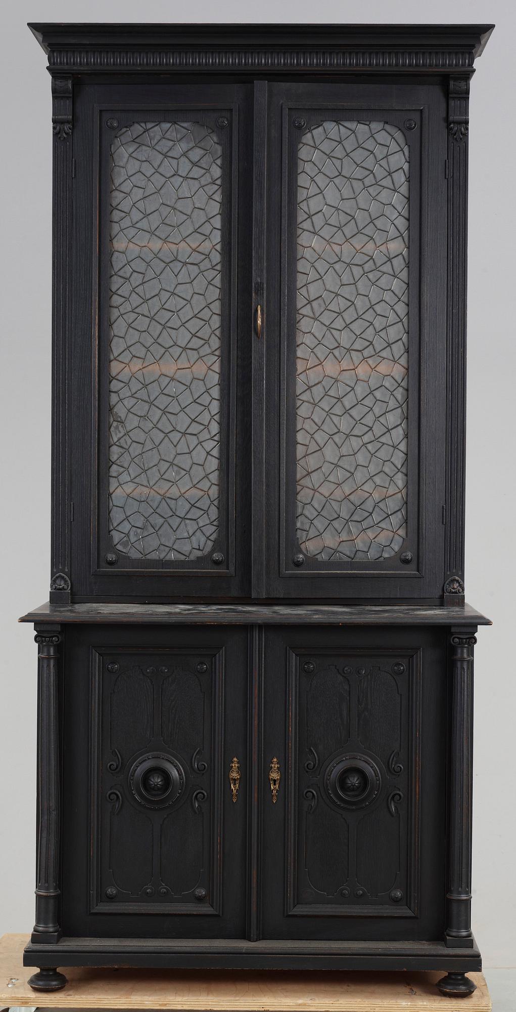 BOKSKÅP, nyrenässans, 1800-talets slut.