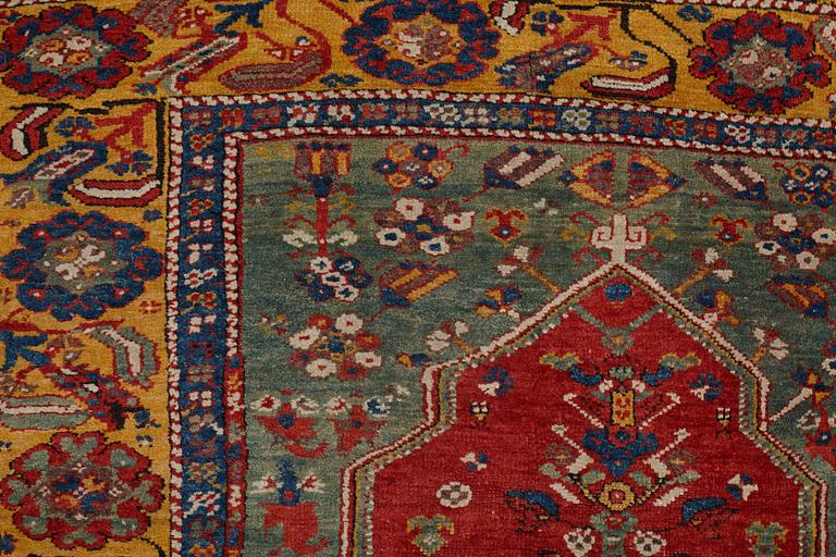 MATTA, antik Anatolisk bönematta, Konya området (Konya-Ladik), 1800-talets sista fjärdedel, ca 118,5 x 114,5 cm.