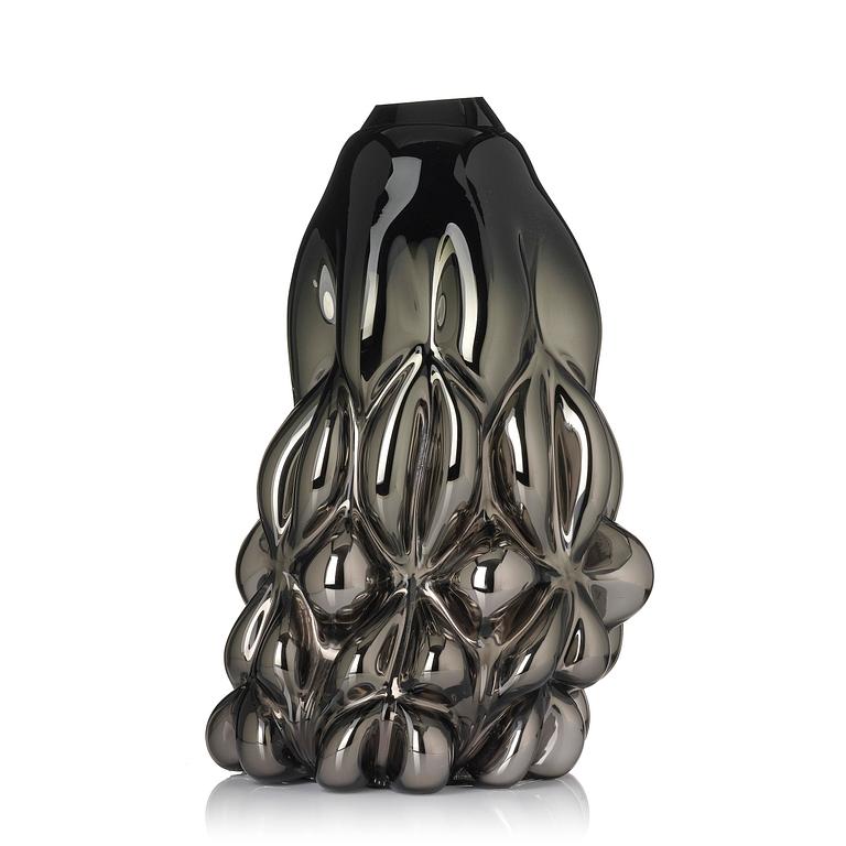 Hanna Hansdotter, “Tiffany Print, Black Metallic”, a glass sculpture, The Glass Factory, Boda Glasbruk, 2018.