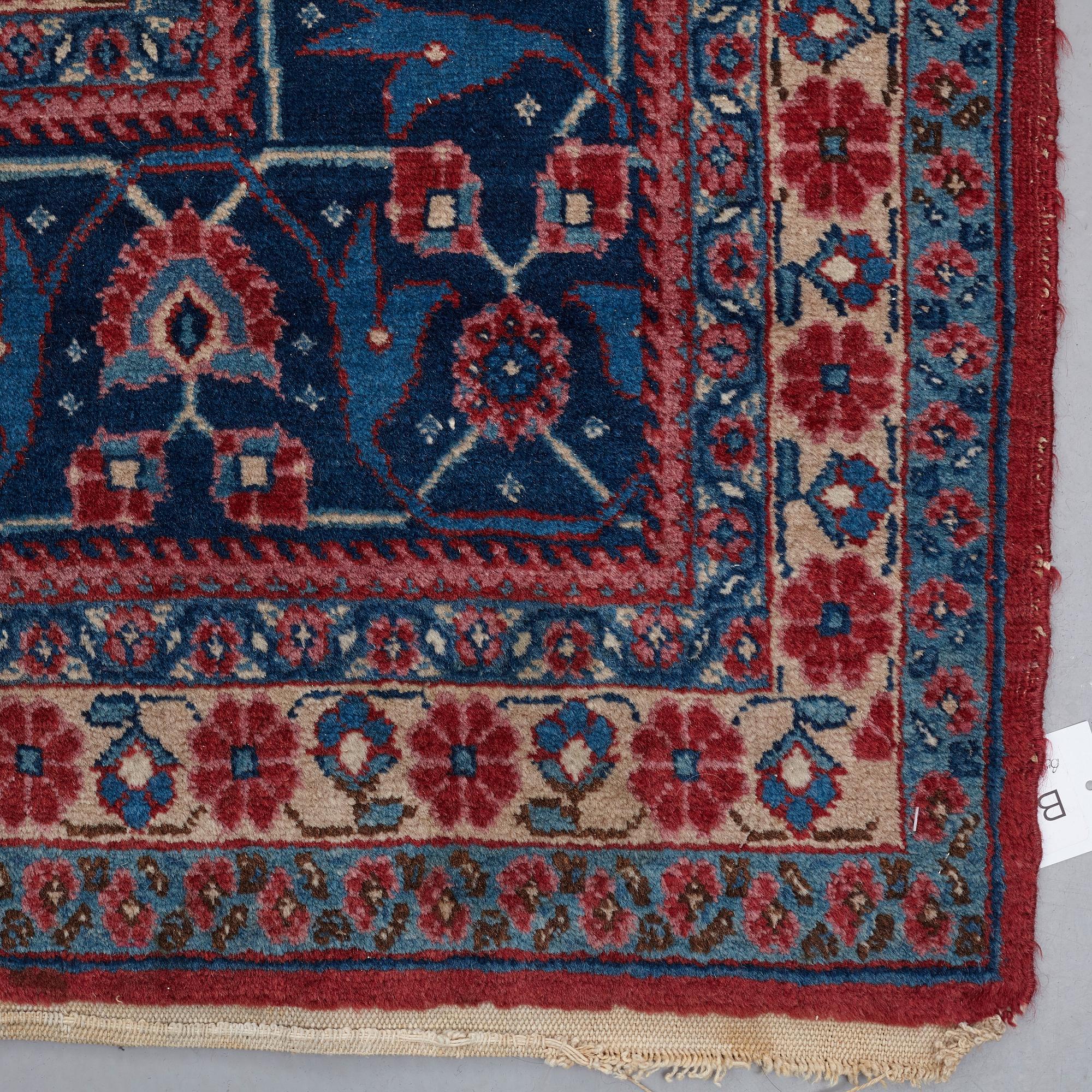 MATTO, a semi-antique Tabriz, ca 429,5 x 343,5 cm.