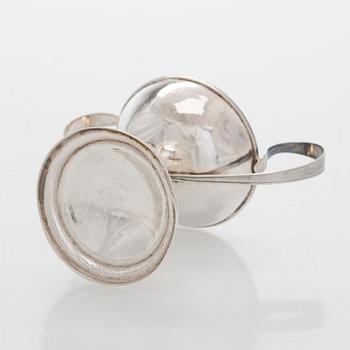 Saltkar, silver, C. I. Rindell 1810-37, och matskedar, 6 st, silver, A. Mörck, Björneborg 1800-talets första hälft.