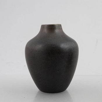 Erich & Ingrid Triller, a set of three stoneware vases, Tobo, Sweden.