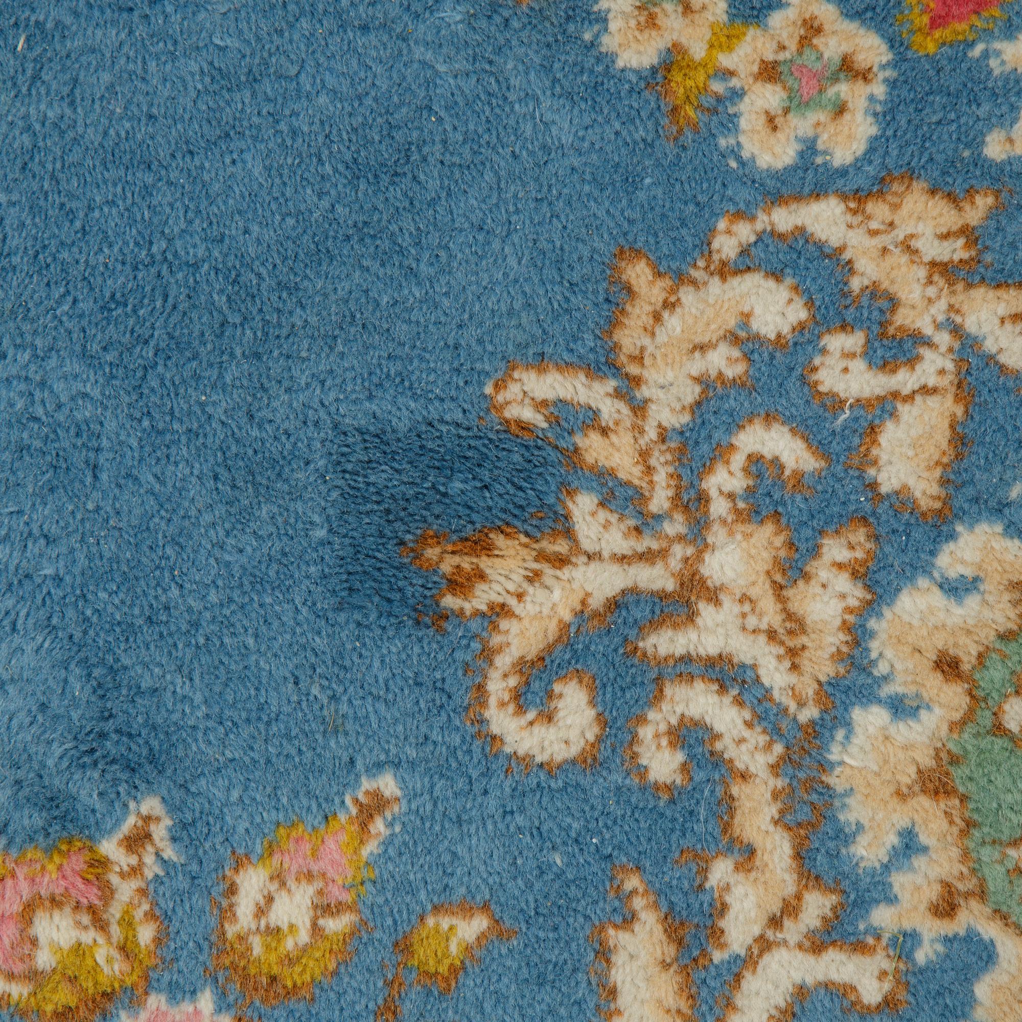 Matto, a semi-antique/an old Kerman, ca 270,5-272,5 x 182-183 cm.