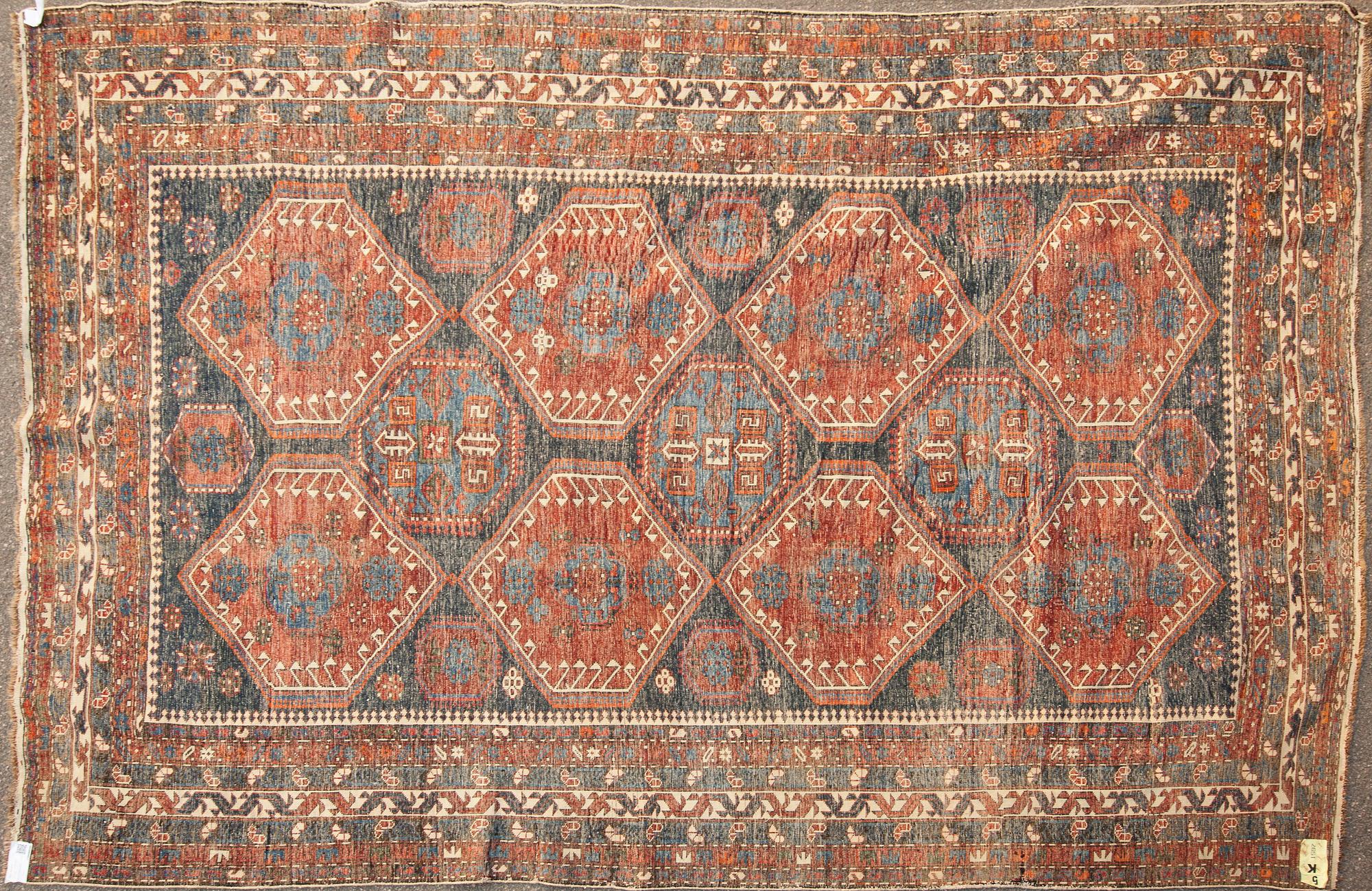 MATTA, möjligen Afshar, semiantik. Ca 294x209 cm.