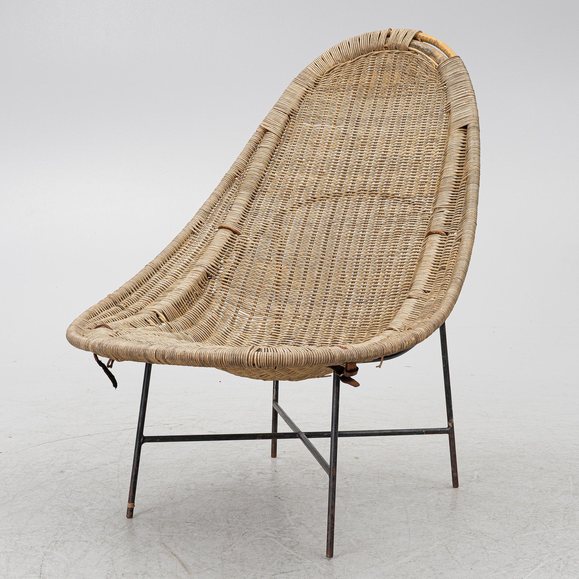 Kerstin Hörlin-Holmquist, An armchair, "Stora Kraal", designed for Nordiska Kompaniet's Triva series in 1952.