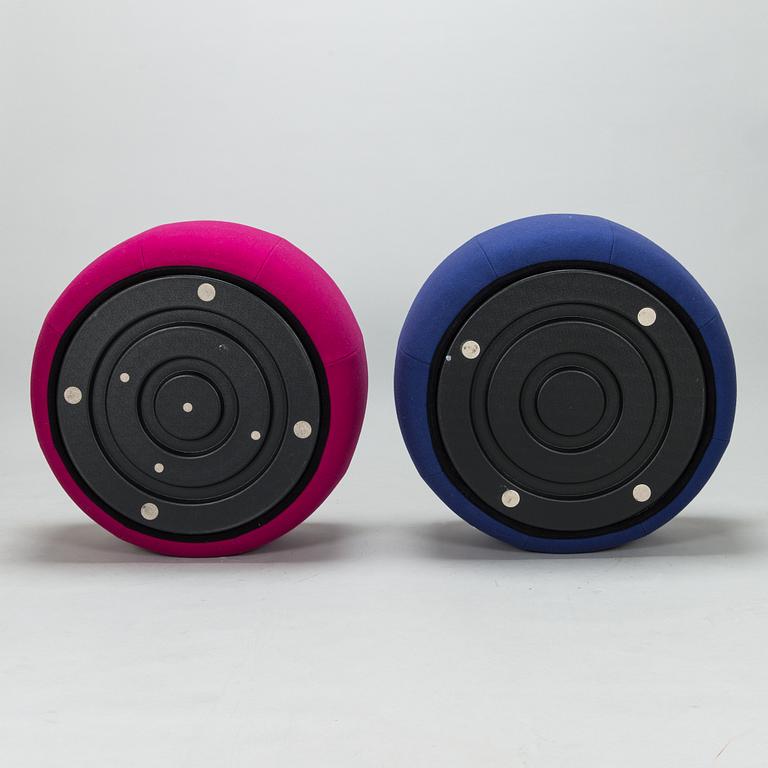 Pierre Paulin, sittpuffar, 2 st, "Pumpkin", Ligne roset, Frankrike.