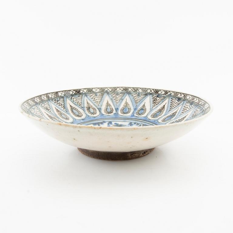 Bowl ceramic, Safavid, Persia 18th- / 19th century.