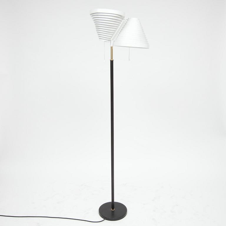 LATTIAVALAISIN, A810, Alvar Aalto, Valaisinpaja. 1980-luku.