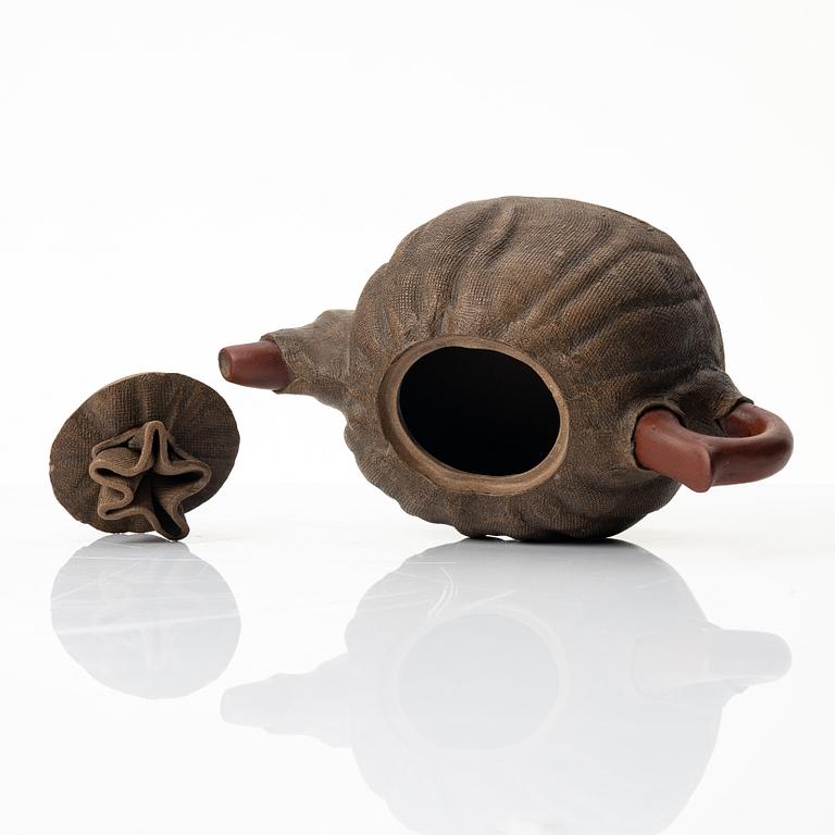 Zhou Dingfang, A naturalistic 'sack form' yixing teapot, China, 1990s.