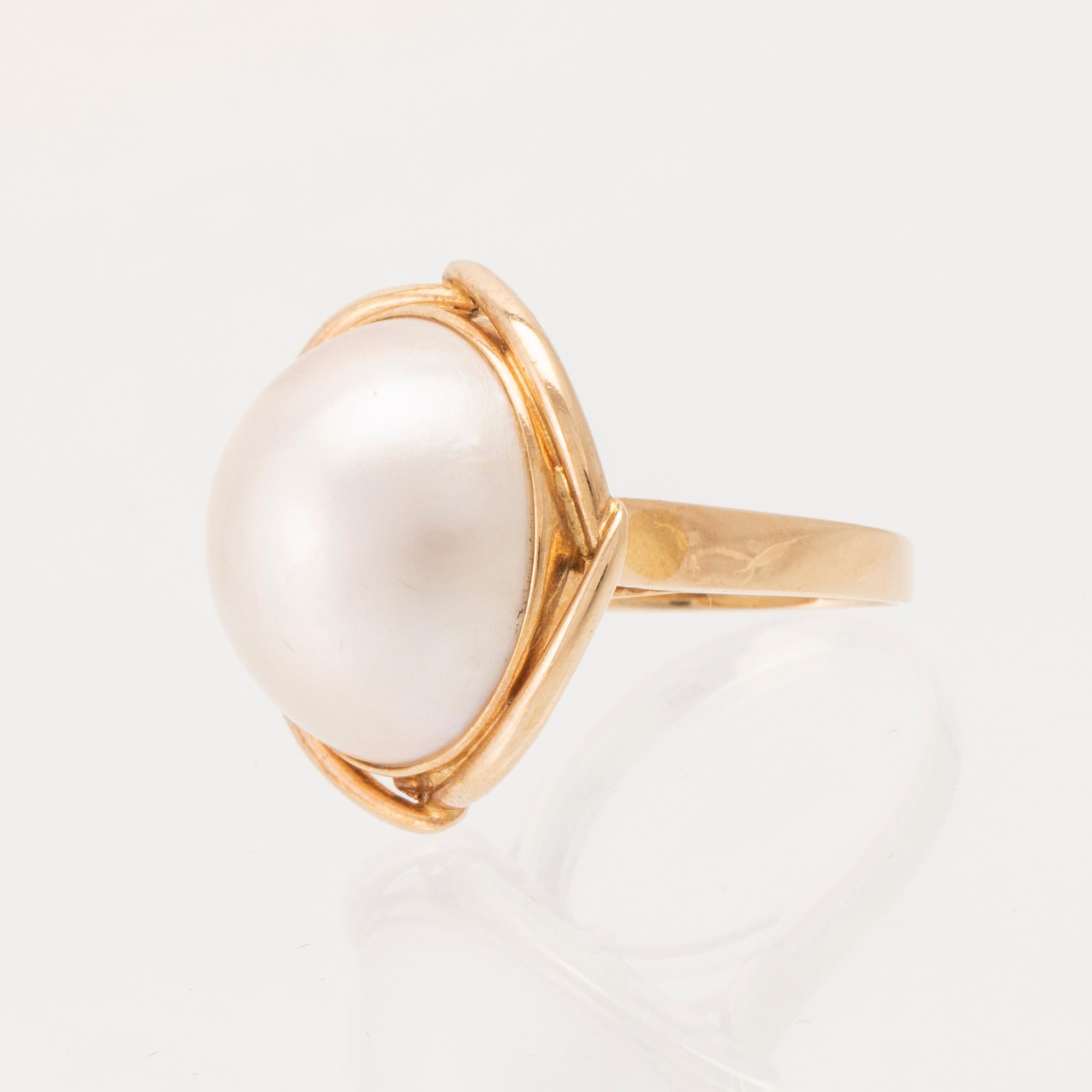 Ring 14K guld med en odlad mabépärla.