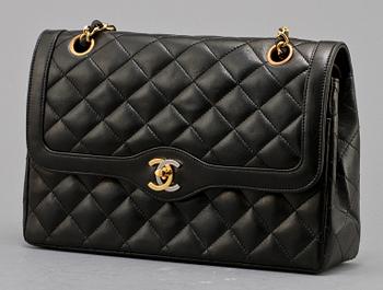 AXELREMSVÄSKA, "double flap limited edition", Chanel, Paris, 1900-talets sista kvartal.