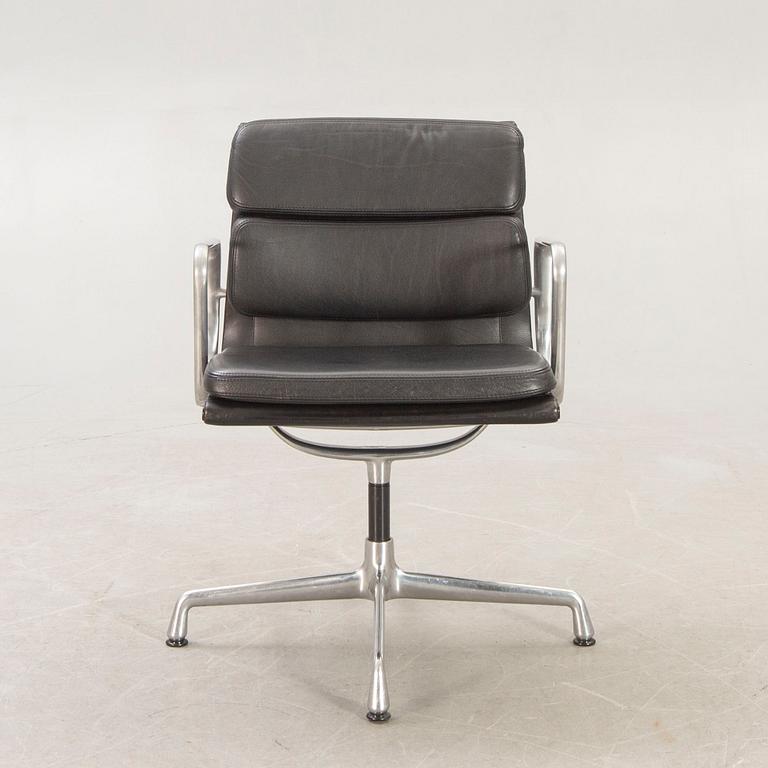 Charles & Ray Eames, Desk Chair, "EA 207 Soft Pad Chair", Vitra.