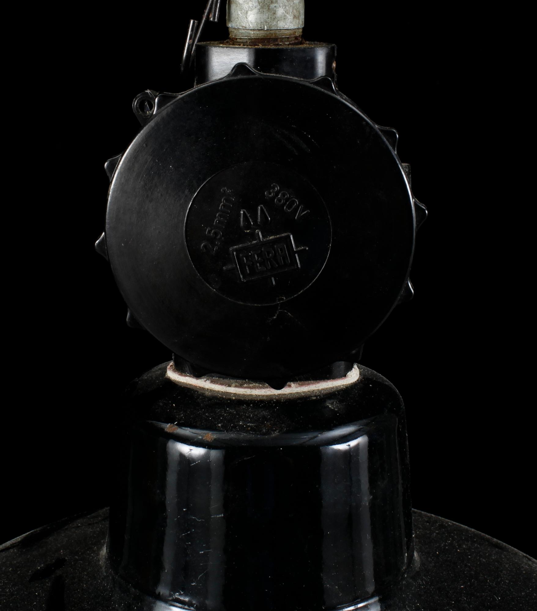 TAKLAMPA, industri, 1900-talets första  hälft. Höjd ca 33 cm, exklusive sladd.