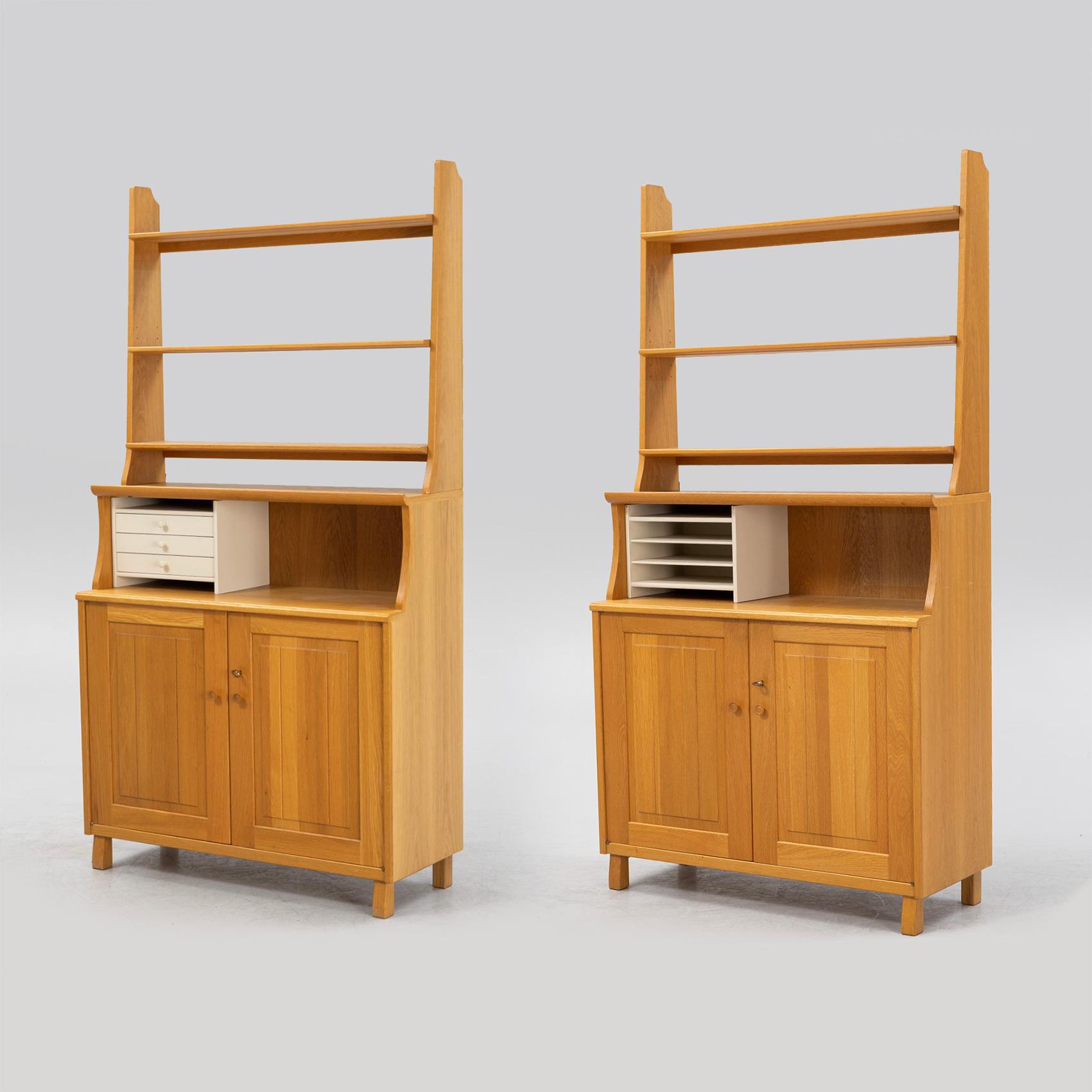 Carl Malmsten, a pair of oak 'Visingsö' bookcases/cabinets, second half of the 20th Century.