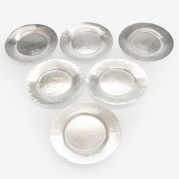 Tapio Wirkkala, lautasia, 6 kpl, hopeaa, TW 140, Kultakeskus, Hämeenlinna 1976-79.