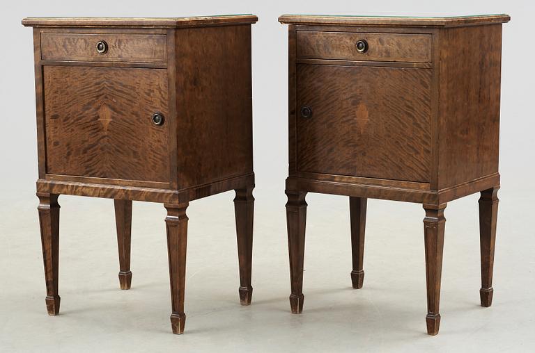 SÄNGBORD, ett par, Ferdinand Lundquist & Co, Göteborg, 30/40-tal.