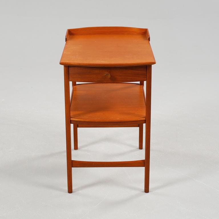 SÄNGBORD, "Birgitta", Carl Malmsten, Bodafors, 1960-tal.