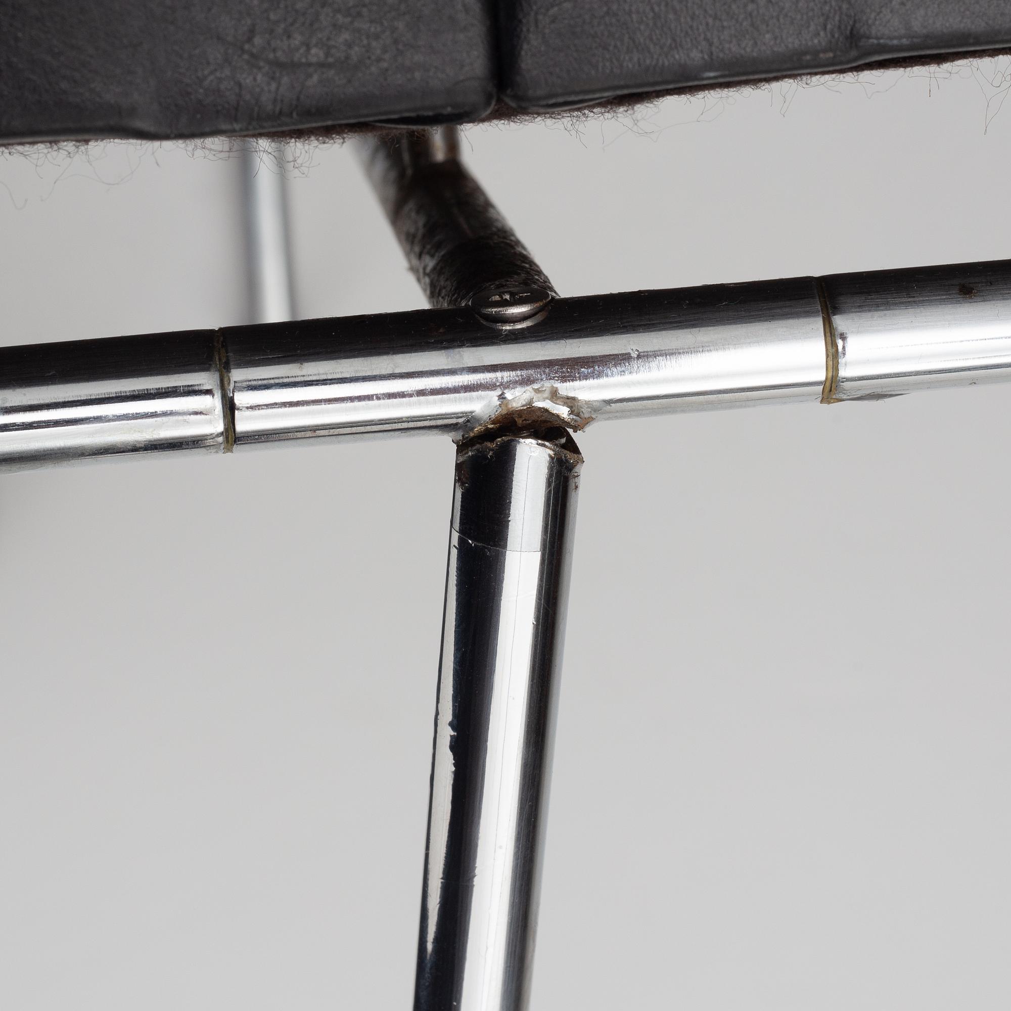 Arne Jacobsen, Sofa, model series FH-3300 “Lufthavnssofa”, Fritz Hansen.