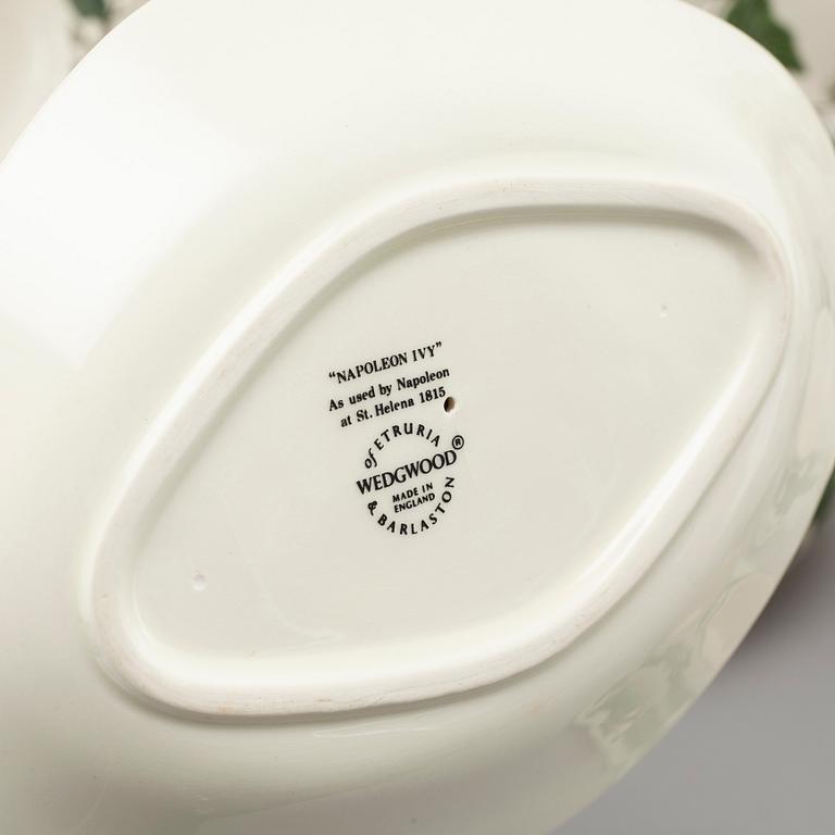 SERVISDELAR, 100 delar, flintgods, "Napoleon Ivy (Queen's Ware)", Wedgewood, 1900-talets andra hälft.
