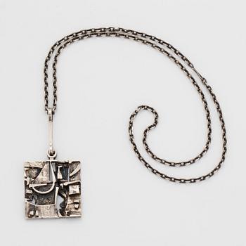 Jorma Laine, pendant with chain in silver.