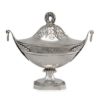 251. A SUGAR BOWL, 84 silver. Import. Approved by assay master Alexander Jashikov in St. Petersburg 1803.