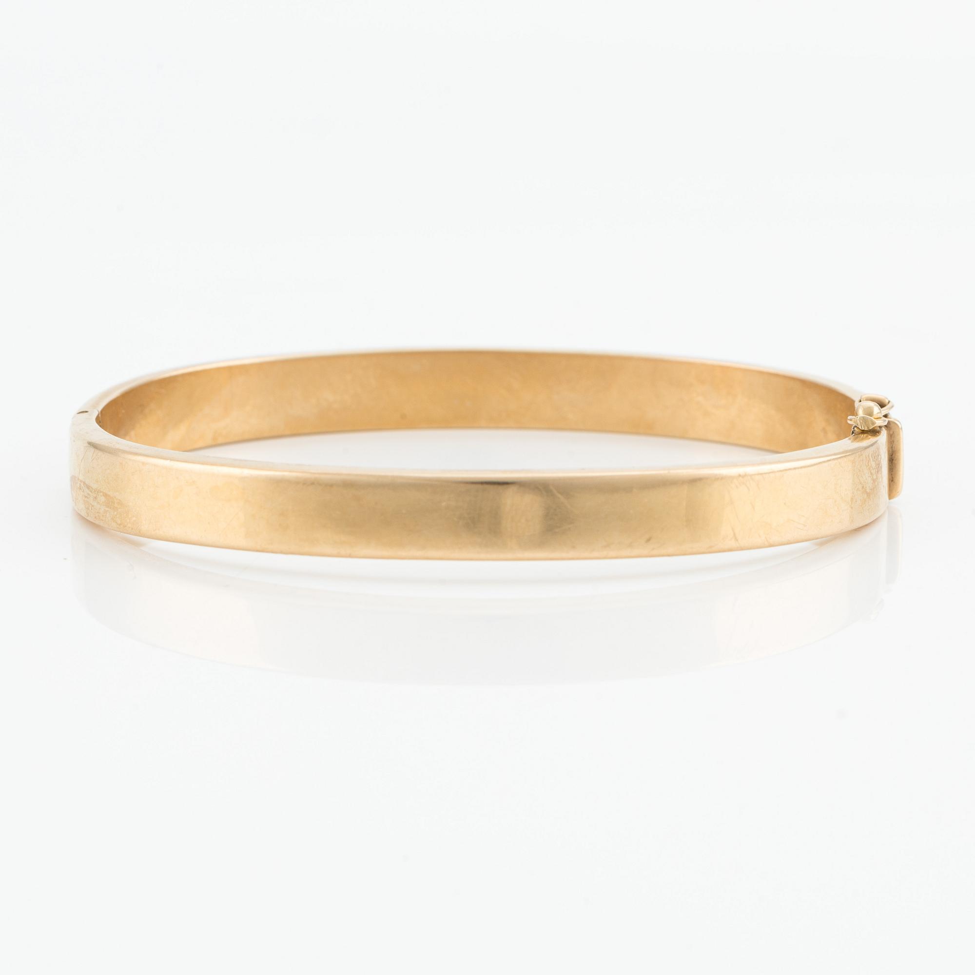 Bangle 18K gold.