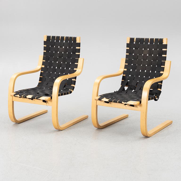 Alvar Aalto, a pair of model 406 armchairs, Artek, end of the 20th century.