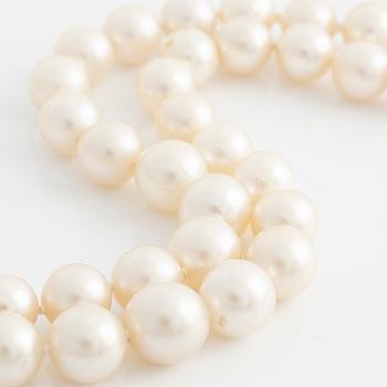 Pearl necklace, two rows, cultured pearls, clasp with diamonds and sapphires.