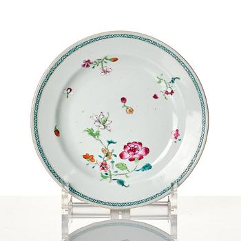 Dessertallrikar, åtta stycken, kompaniporslin. Qingdynastin, Qianlong (1736-95).