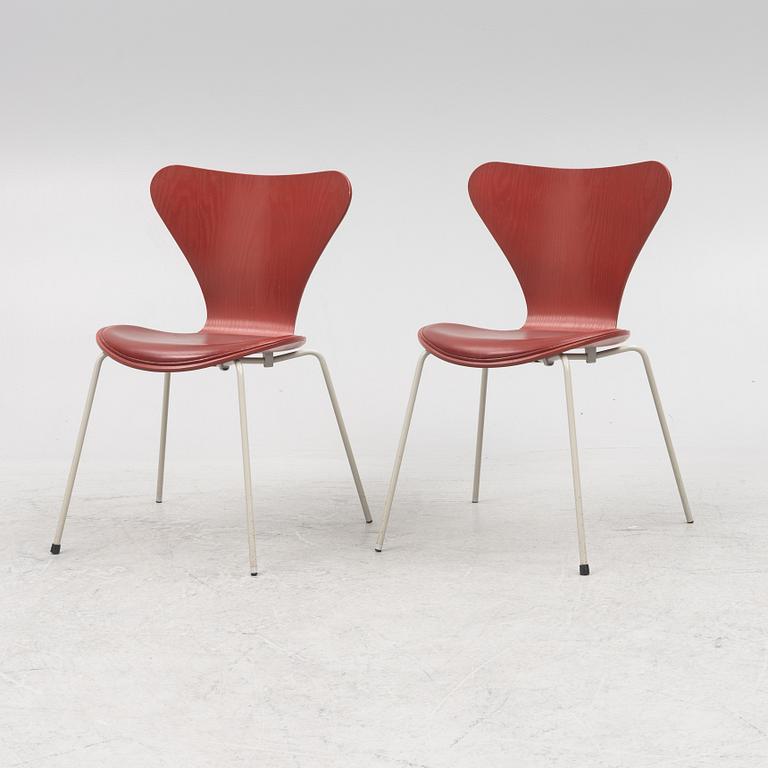 Arne Jacobsen, stolar, 6 st, "Sjuan", Fritz Hansen, Danmark, 1995.