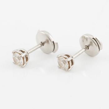 Tiffany & Co ett par örhängen platina med runda briljantslipade diamanter.