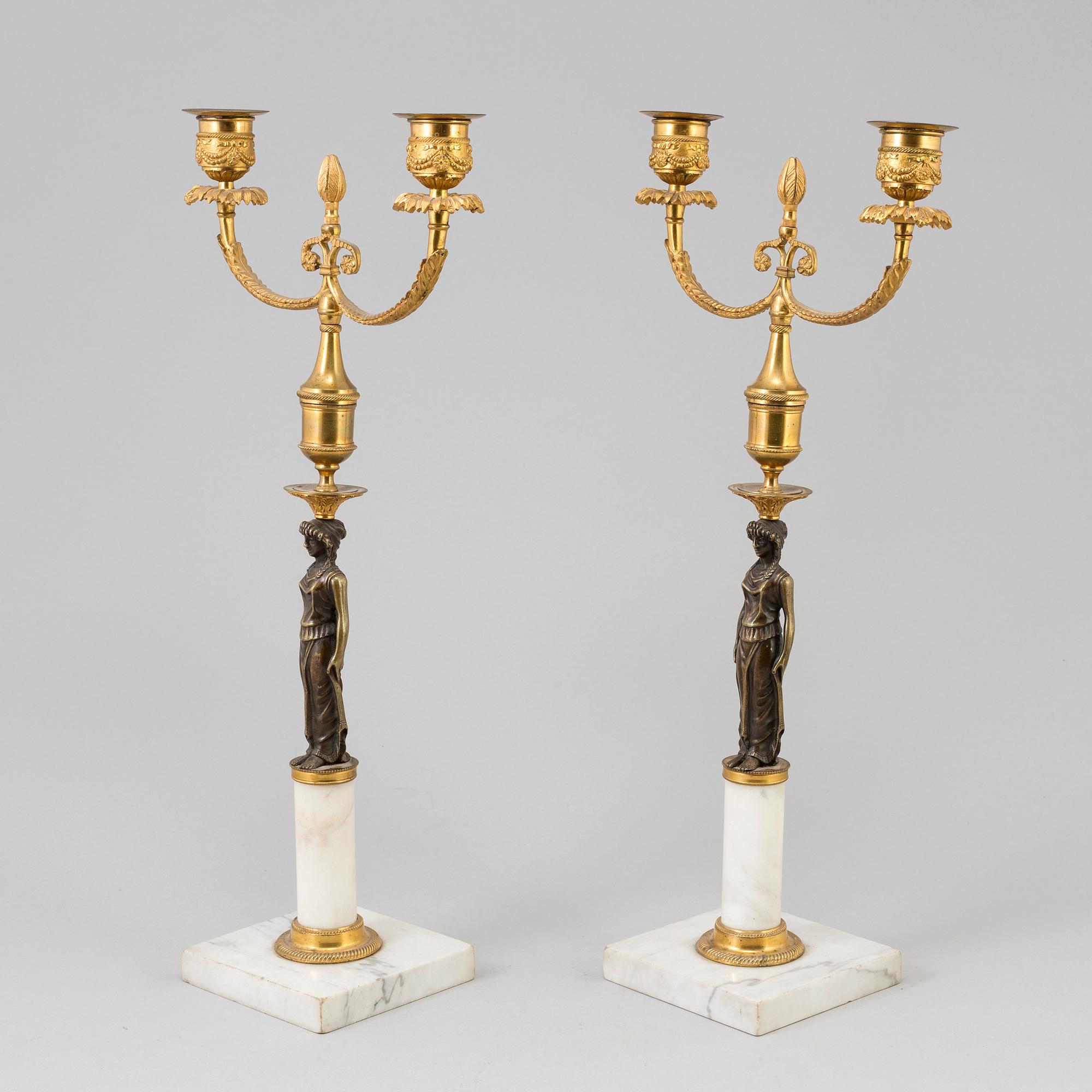 A PAIR OF BRONZE AND MARBLE CANDELABRA, late gustavian style, first half of the 20th century.