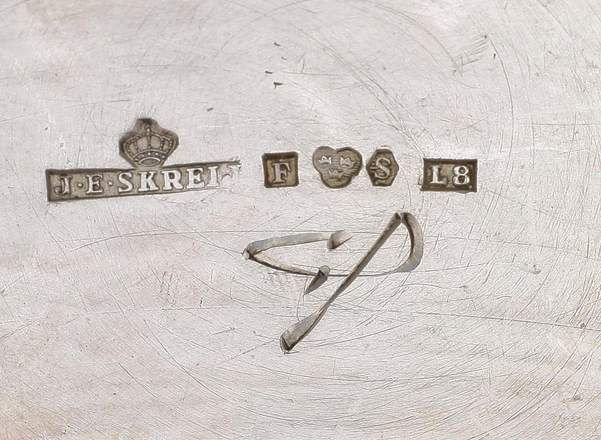 PARTI SILVER, 8 delar, olika tillverkare, bla JE Skreij, 1800-1900-tal. Totalvikt ca 550 gram.