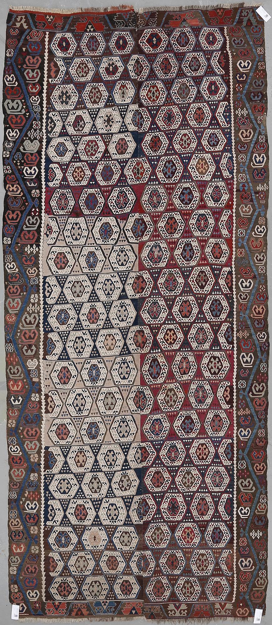 MATTA, Kelim anatolisk, semiantik. Ca 370x160 cm.