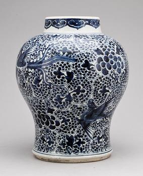 URNA, porslin, Kina, Qing dynastin, Kangxi (1662-1722).