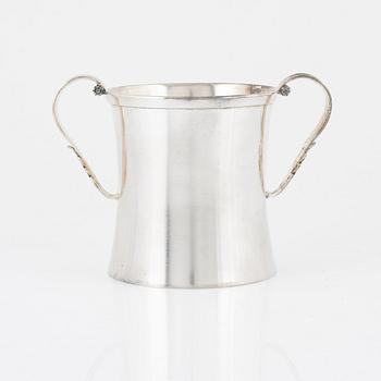Jacob Ängman, bägare med hänklar, silver, GAB, Eskilstuna 1980.