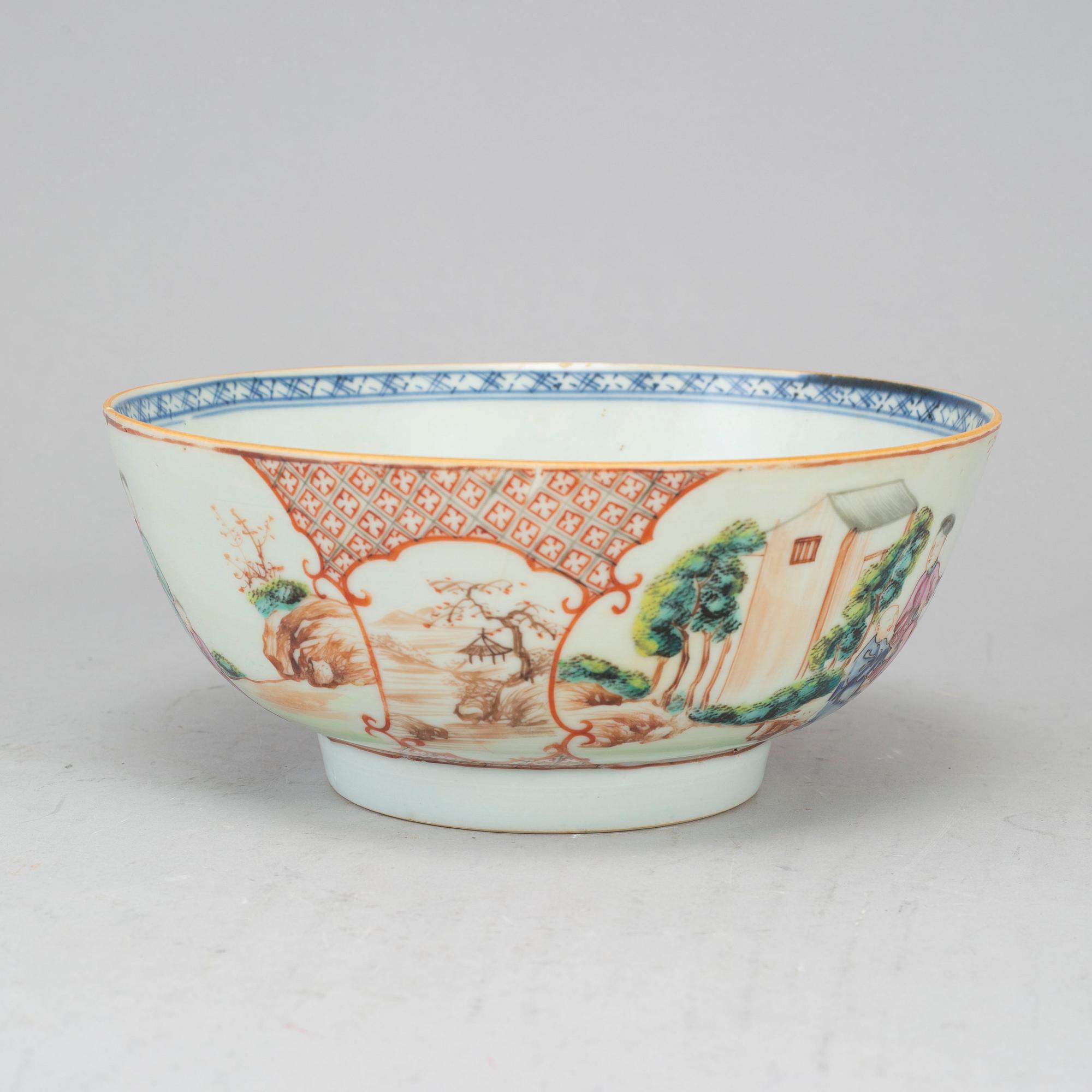 A famille rose bowl, Qing dynasty,  Qianlong (1736-95).