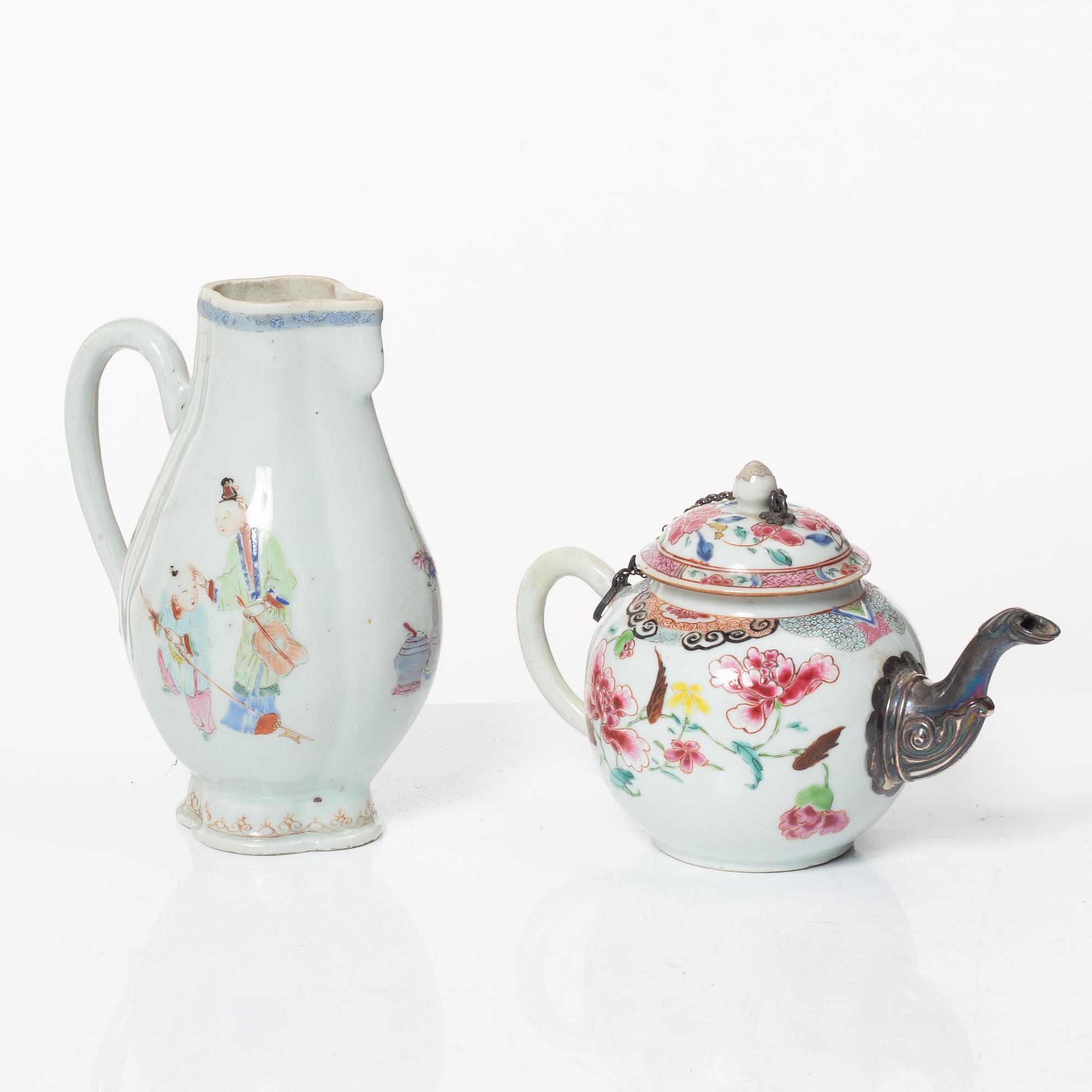 Tekanna med lock och kanna, porslin. Qingdynastin, Qianlong (1736-96).