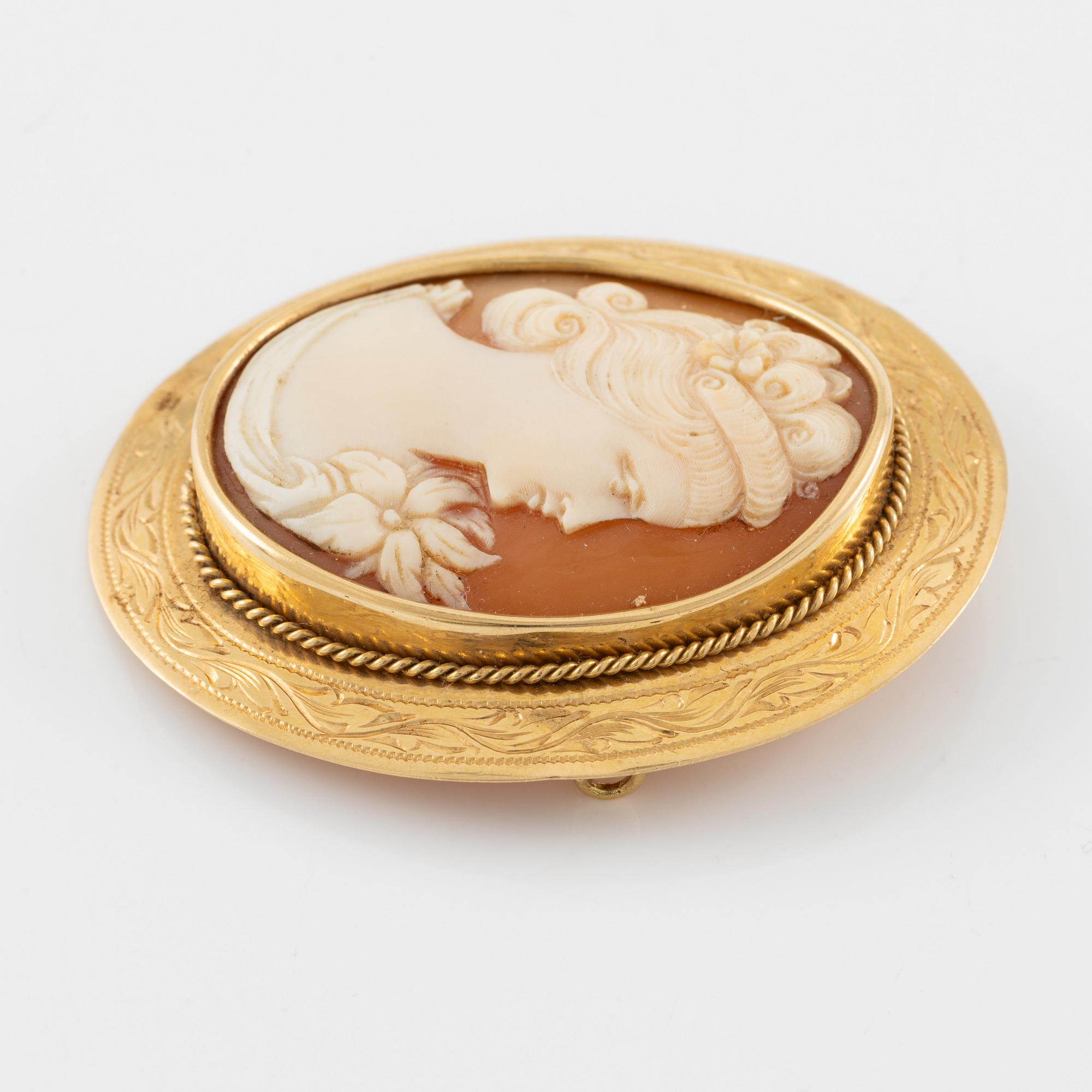 Brosch/hänge 18K guld med snäckskalscamé.
