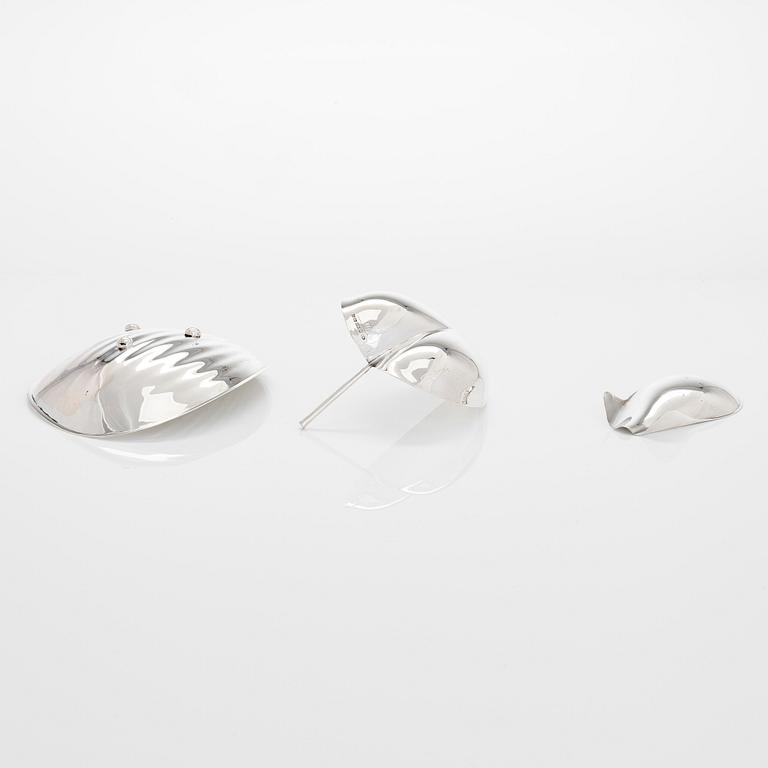 Tapio Wirkkala, three silver dishes, Kultakeskus, Hämeenlinna and Hopeatehdas, Helsinki, 1955 and 1958.