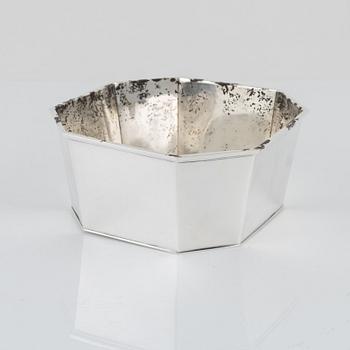 A silver bowl by Helge Lindgren för K Anderson, Stockholm, 1953.