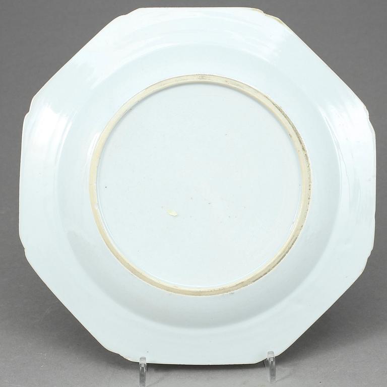 TALLRIK, porslin, Kina. Qian-long (1736-1795).