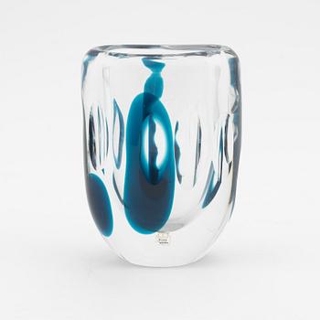 Vicke Lindstrand, a glass vase, Kosta, model no 46694.