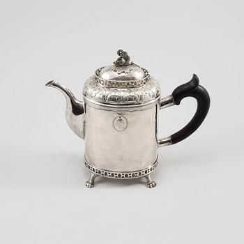 KAFFEKANNA, silver, Carl Lindström, Borås, empire, 1833, vikt 974 gram.