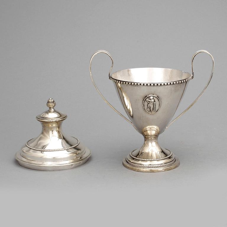 SOCKERSKÅL, silver, Johan Patrik Ljungström, Udevalla, (1808-30). Vikt ca 591 gram.