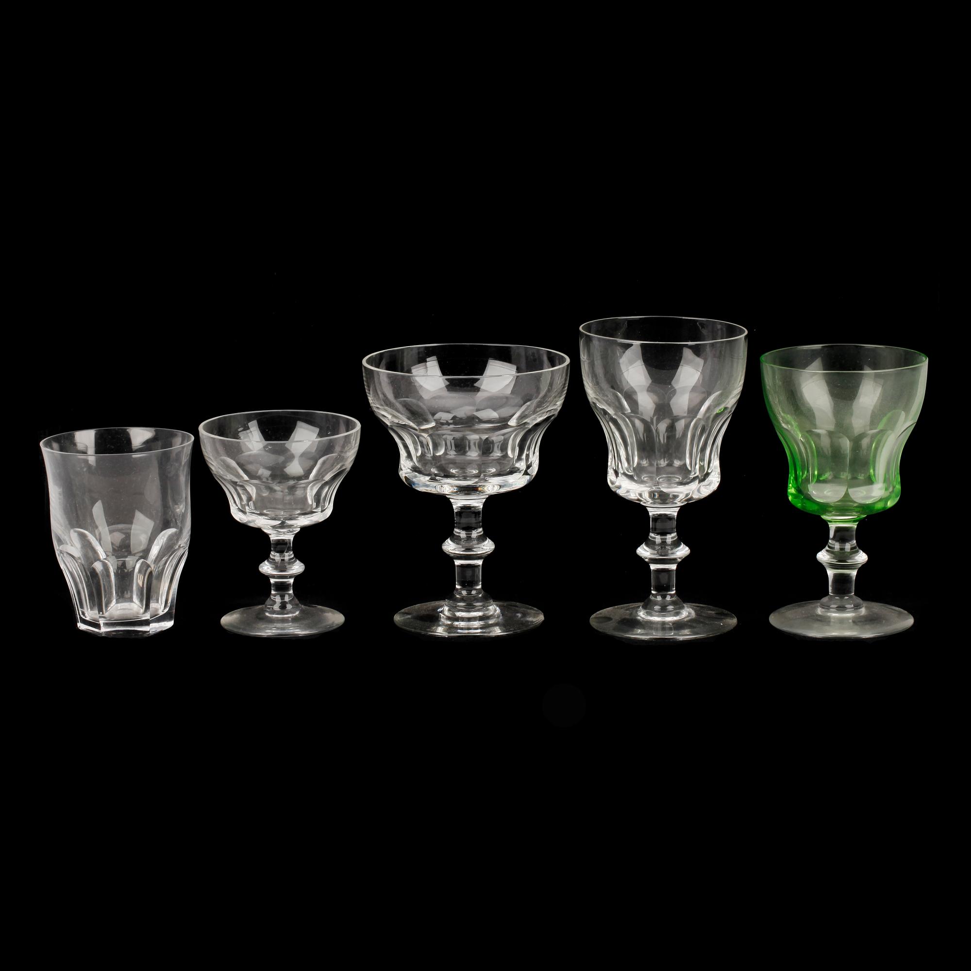 GLASSERVIS, 82 delar, möjligen Kosta, 1900-talets första hälft.