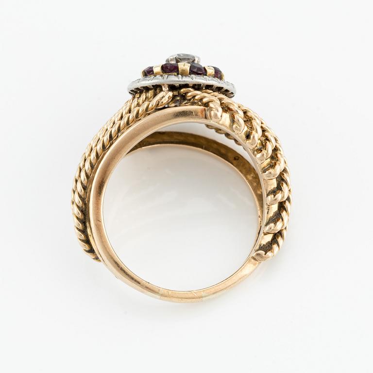 Ring, 18K gold with brilliant-cut diamonds and red stones, likely rubies.