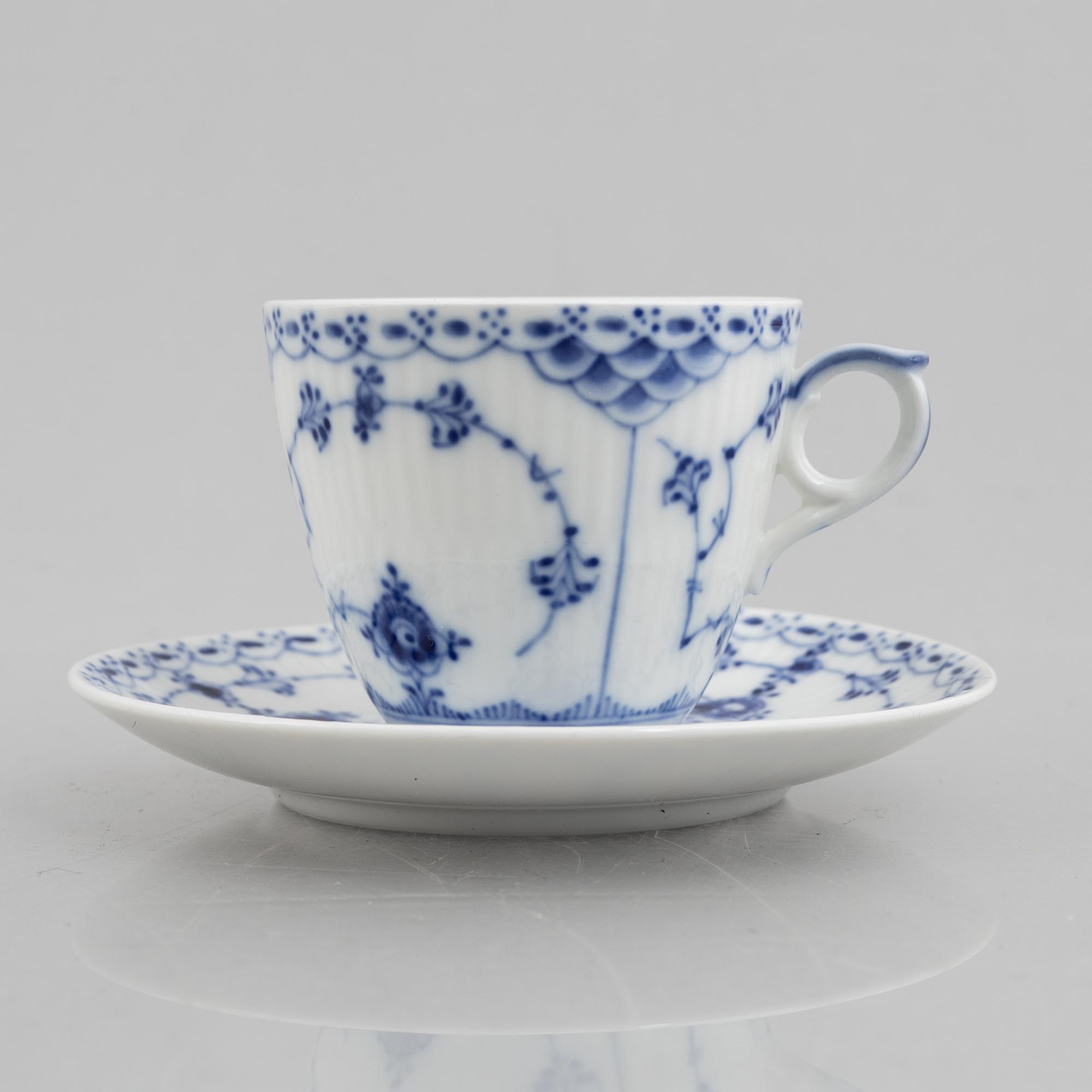 A set of 29 pieces coffee service, porcelain, "Musselmalet", Royal Copenhagen.