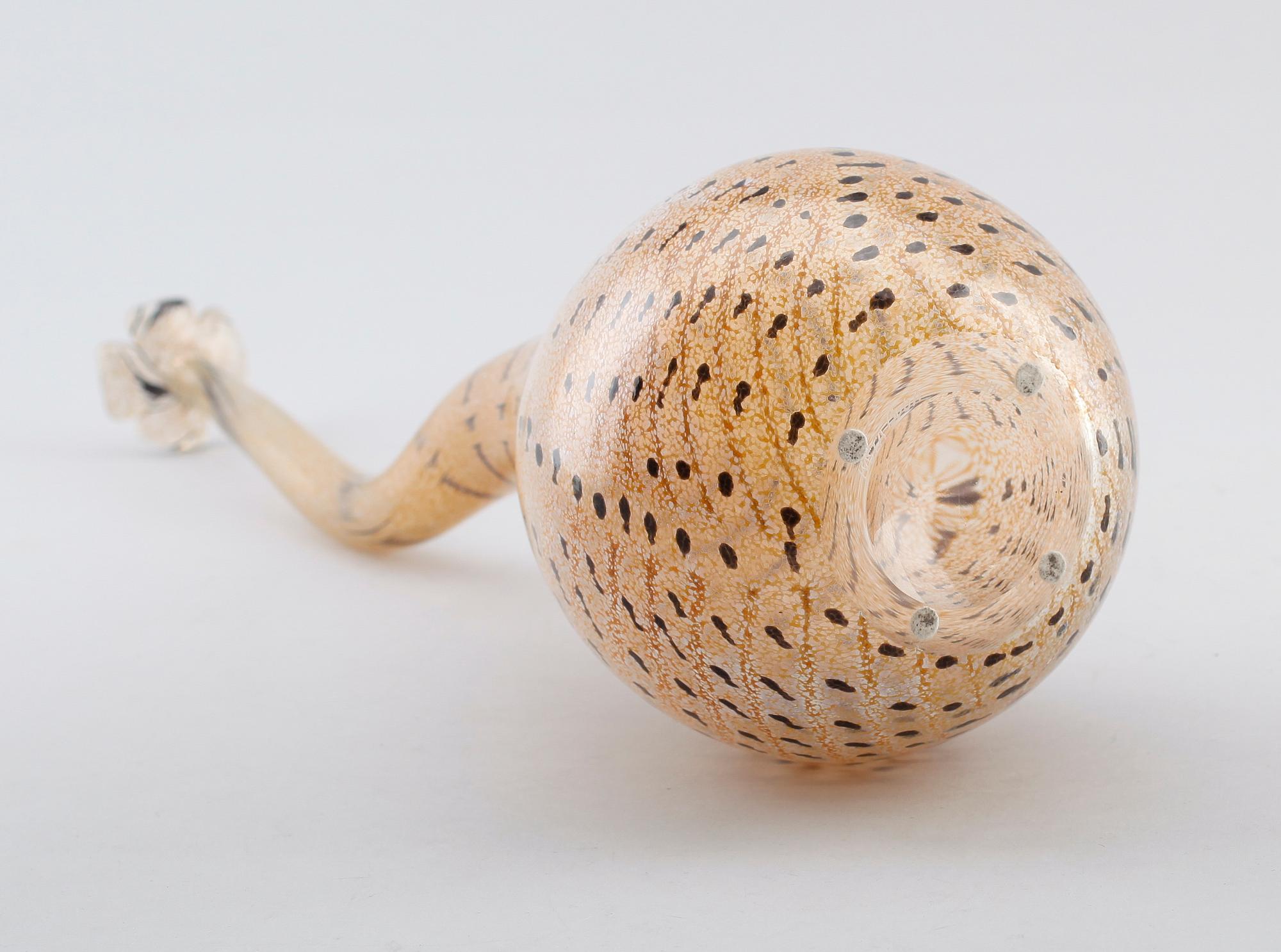 VAS, glas, Ulrica Hydman-Vallien, Kosta Boda, signerad.