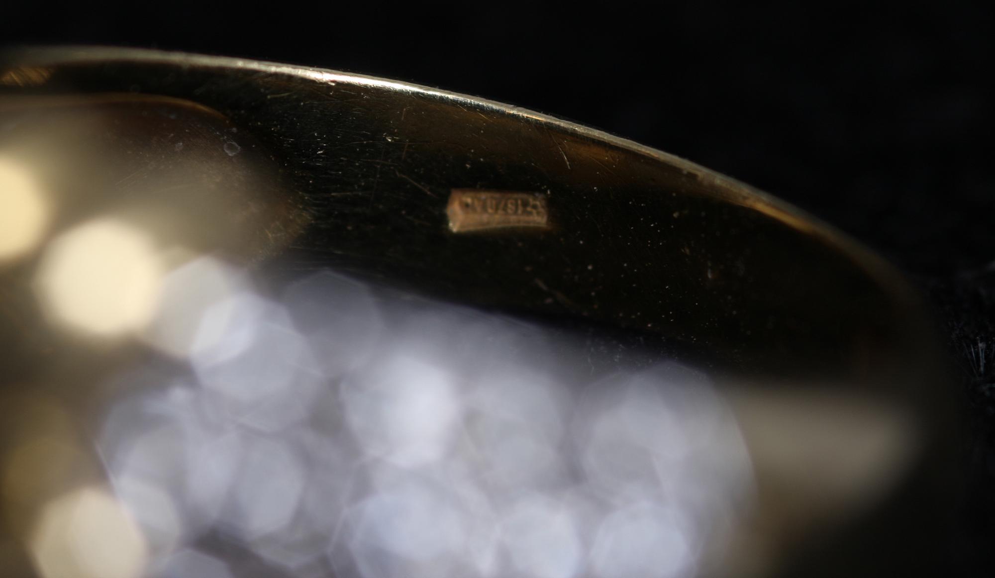 RING, guld samt diamanter.